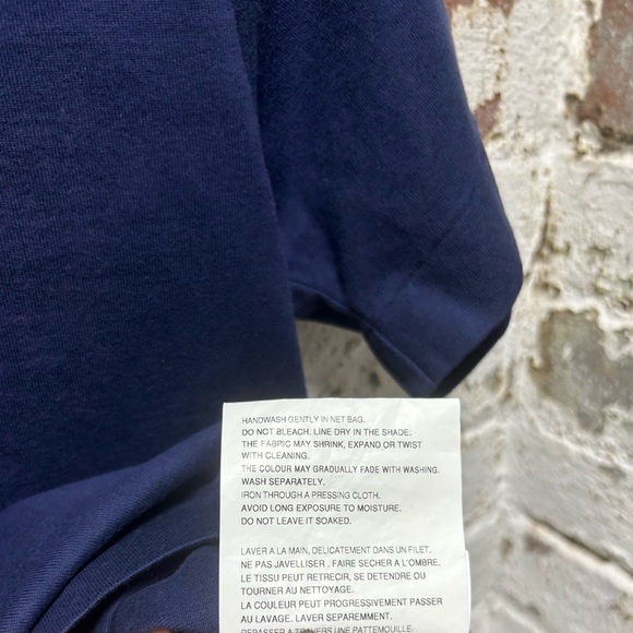 Play Comme des Garcons Navy Blue Women’s s
Size Large T-Shirt with Heart Patch - Picture 4 of 6